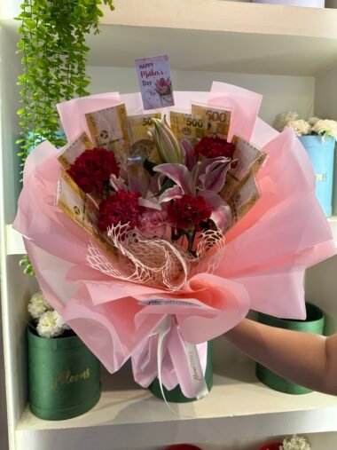 MOM'S MONEY SURPRISE